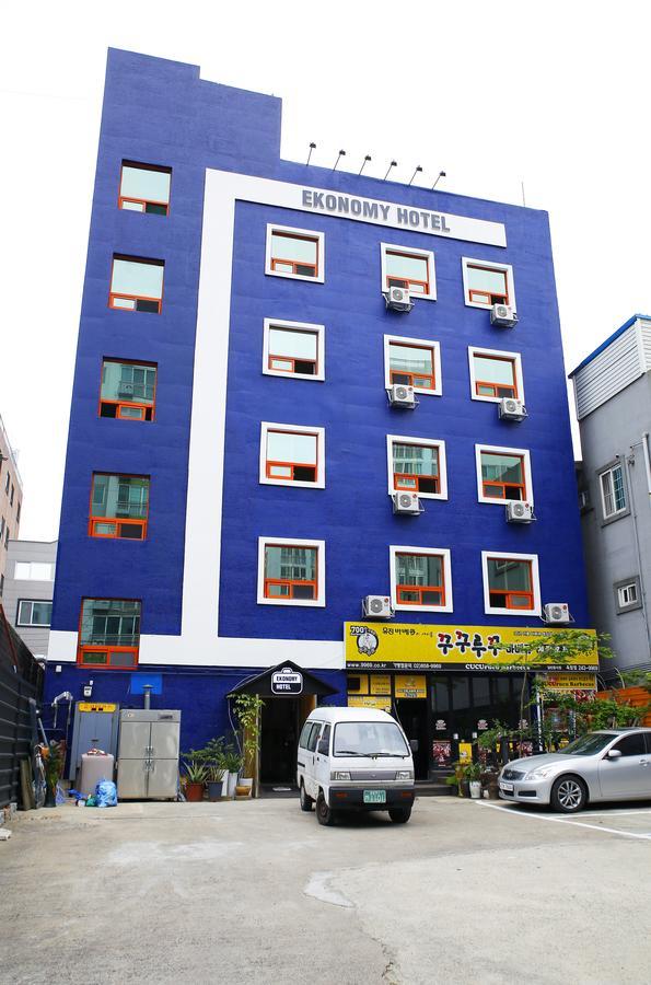 Ekonomy Hotel Мокпо Экстерьер фото
