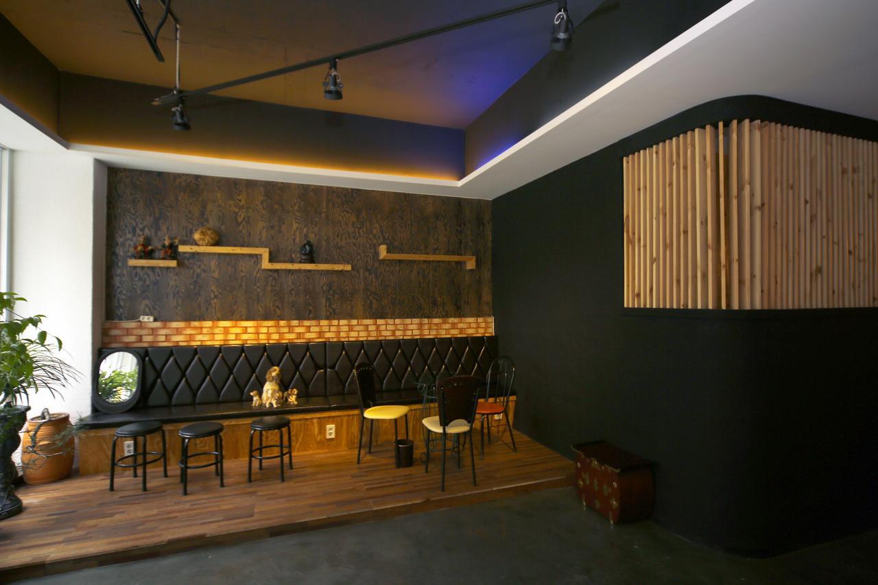Ekonomy Hotel Мокпо Экстерьер фото