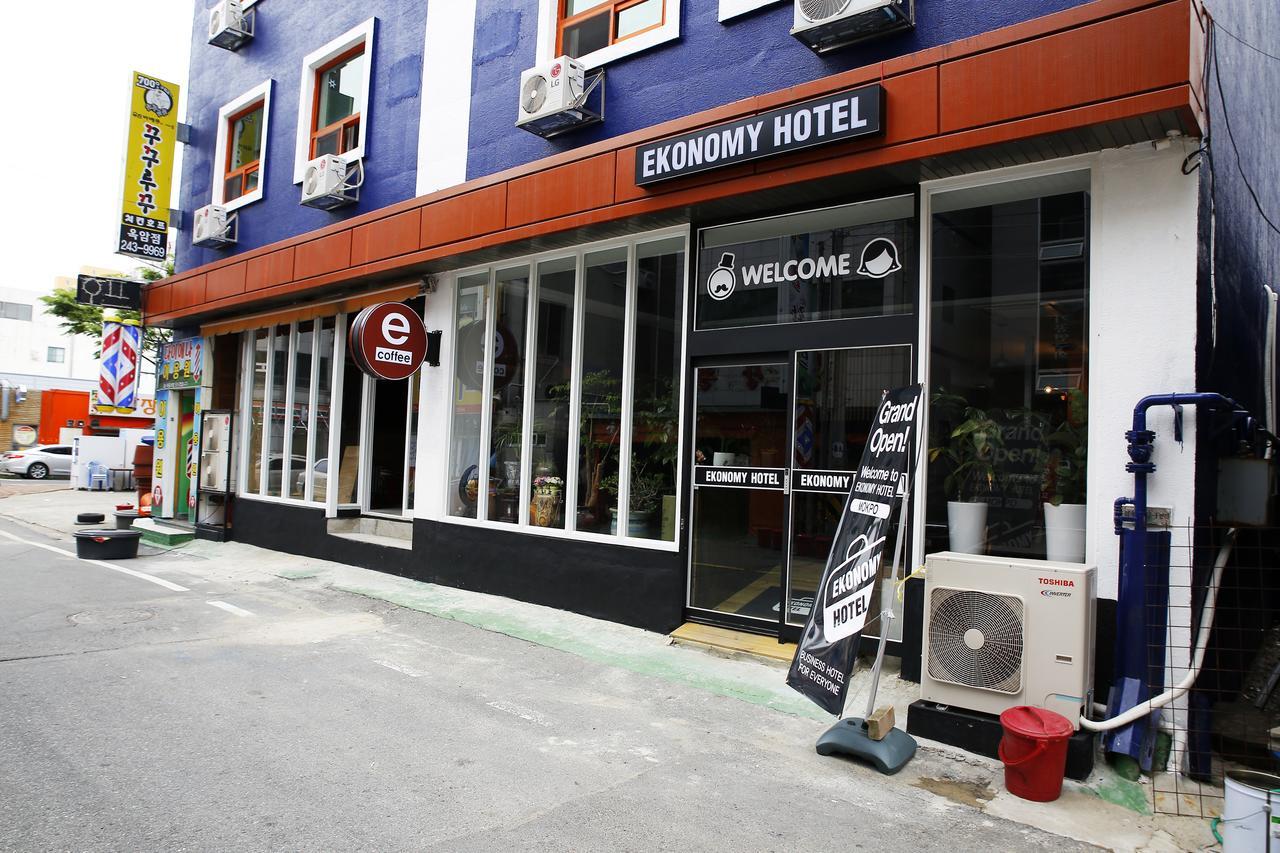 Ekonomy Hotel Мокпо Экстерьер фото
