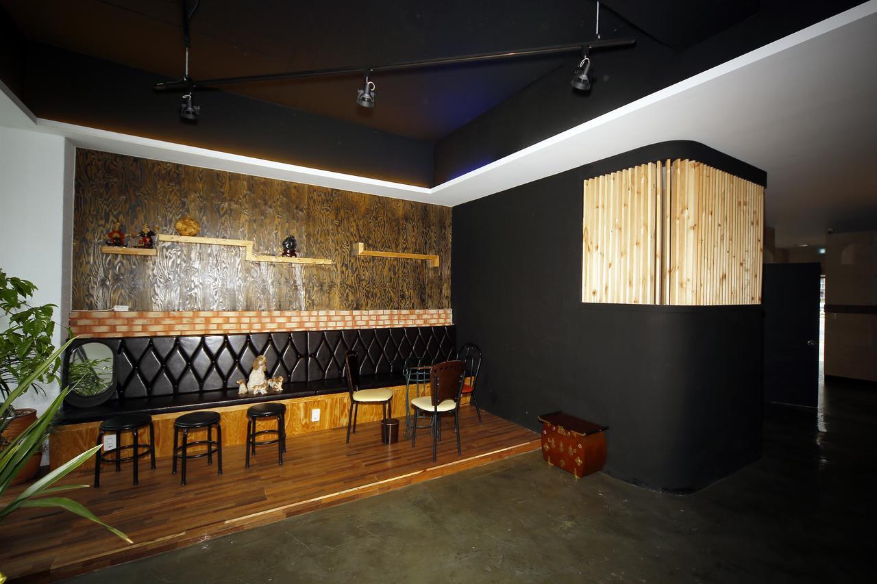 Ekonomy Hotel Мокпо Экстерьер фото